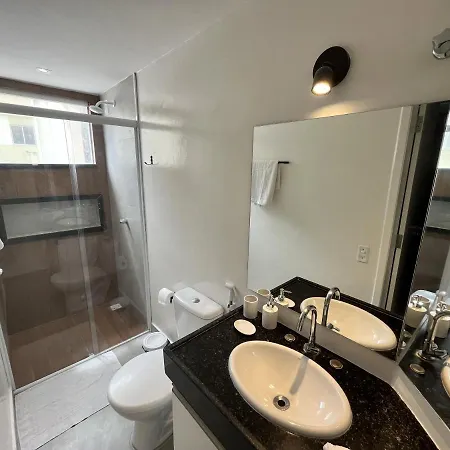 Apartamento Ape Na Com 5 Quartos Wifi Ar E Estacionamento Uh101 *